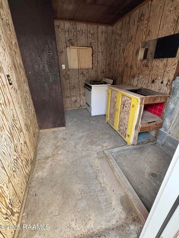 1225 S Railroad Avenue, Opelousas, LA 70570