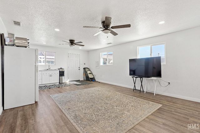 5313 Annette Street, Bakersfield, CA 93313