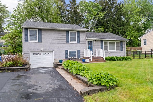 22 Willow Place, Middletown, NY 10940