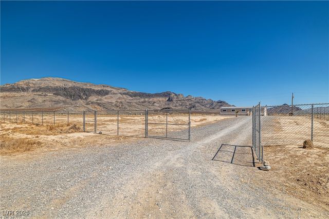 2150 West Harris Farm Road, Pahrump, NV 89060