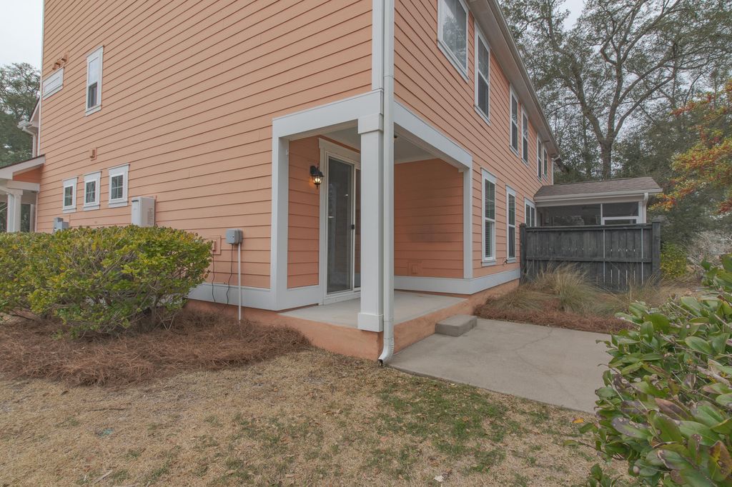 Image 28 of property listing at 2152 Oyster Reef Lane, Mount Pleasant, SC 29466