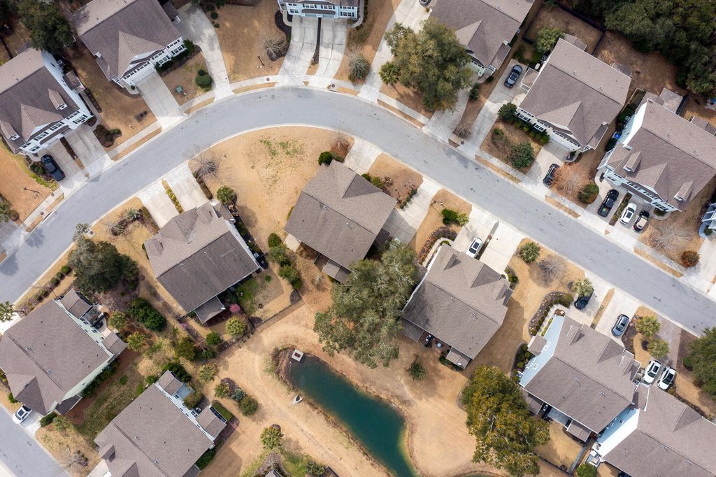 Image 3 of property listing at 2152 Oyster Reef Lane, Mount Pleasant, SC 29466