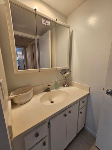 209 Charter Way, West Palm Beach, FL 33407