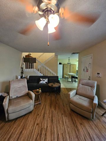 209 Charter Way, West Palm Beach, FL 33407