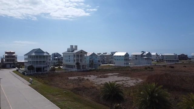 50 Grand Beach Boulevard, Galveston, TX 77550