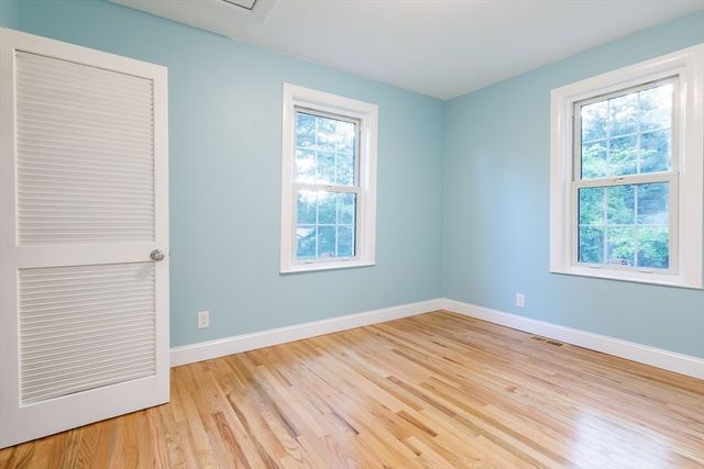22 Lakeside Ave, Webster, MA 01570