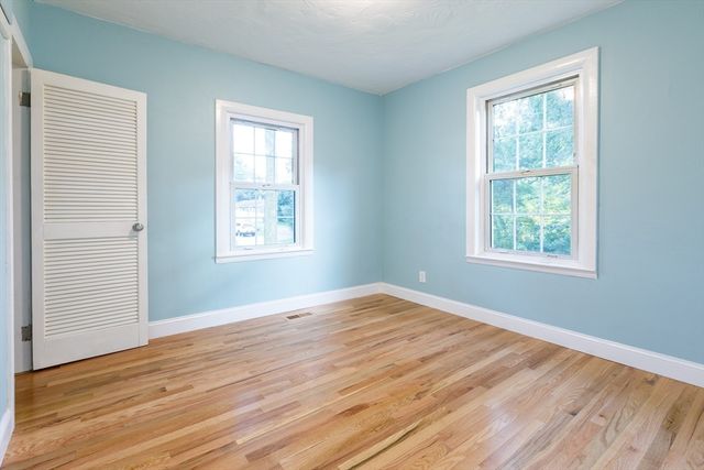 22 Lakeside Ave, Webster, MA 01570