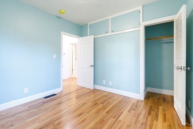 22 Lakeside Ave, Webster, MA 01570