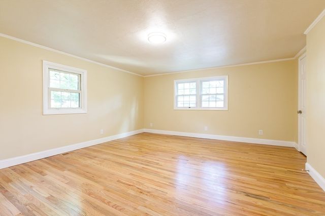 22 Lakeside Ave, Webster, MA 01570
