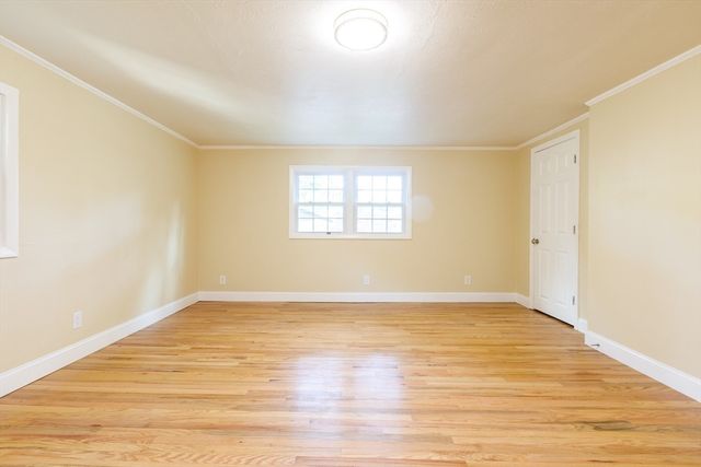 22 Lakeside Ave, Webster, MA 01570
