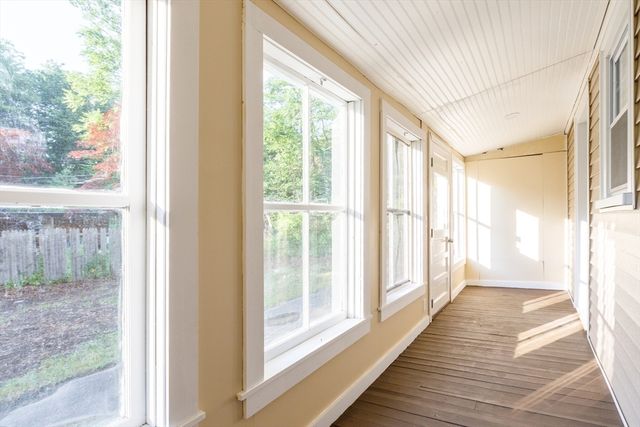 22 Lakeside Ave, Webster, MA 01570