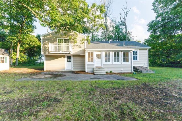 22 Lakeside Ave, Webster, MA 01570