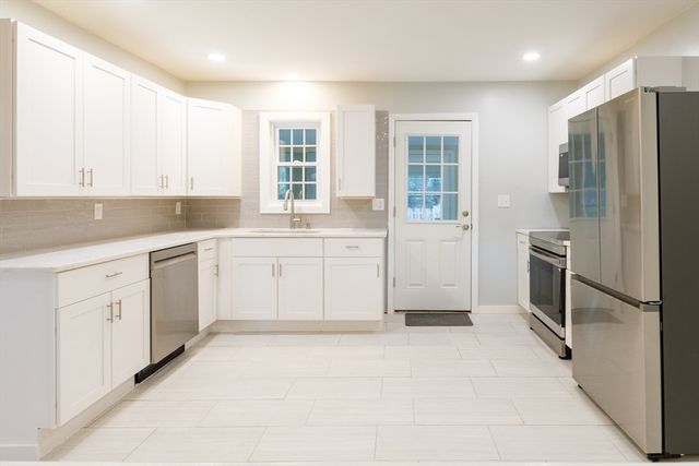 22 Lakeside Ave, Webster, MA 01570