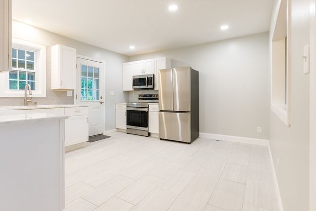 22 Lakeside Ave, Webster, MA 01570