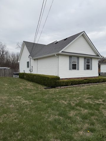 114 Poplar St, Portland, TN 37148