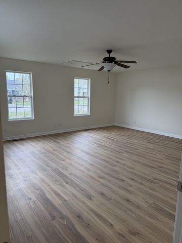 114 Poplar St, Portland, TN 37148