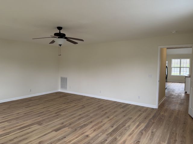 114 Poplar St, Portland, TN 37148