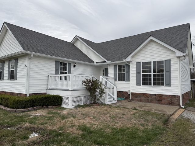 114 Poplar St, Portland, TN 37148