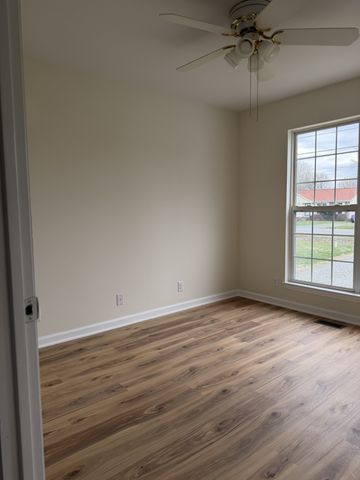 114 Poplar St, Portland, TN 37148