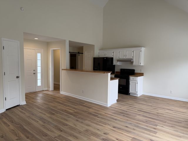 114 Poplar St, Portland, TN 37148