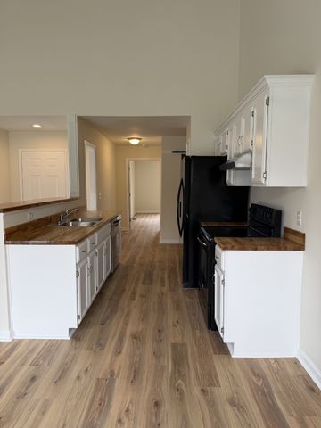 114 Poplar St, Portland, TN 37148