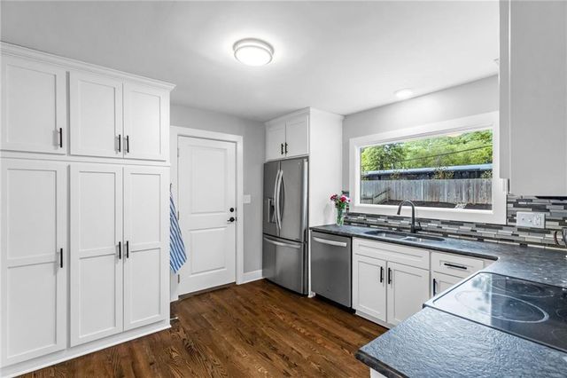 3118 W 79th Street, Prairie Village, KS 66208