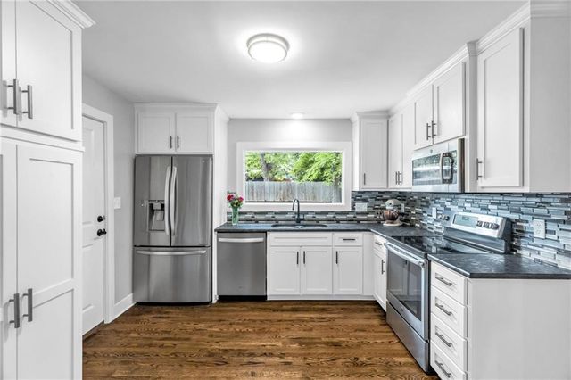 3118 W 79th Street, Prairie Village, KS 66208