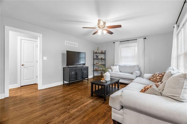 3118 W 79th Street, Prairie Village, KS 66208