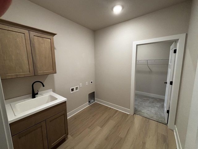 1333 Periwinkle PASS, Oconomowoc, WI 53066