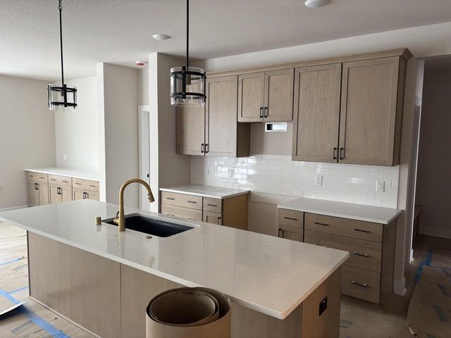 1333 Periwinkle PASS, Oconomowoc, WI 53066