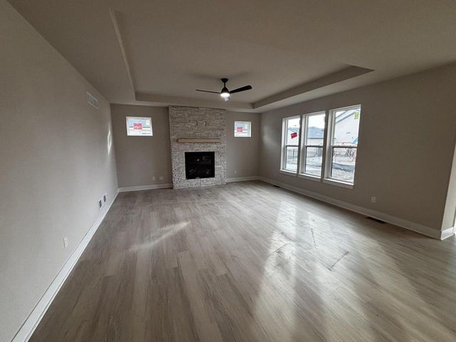 1333 Periwinkle PASS, Oconomowoc, WI 53066