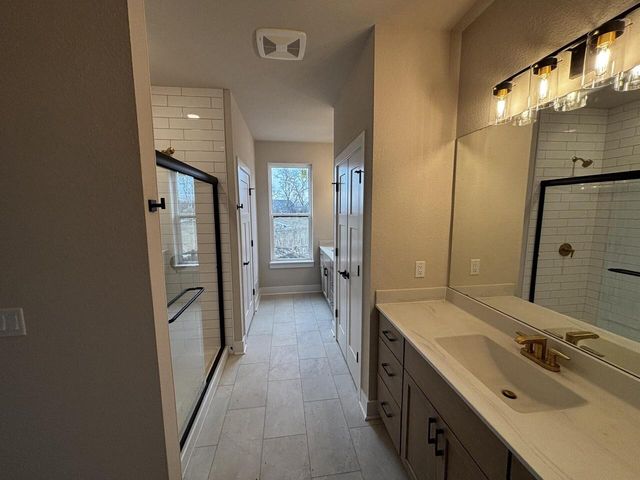 1333 Periwinkle PASS, Oconomowoc, WI 53066