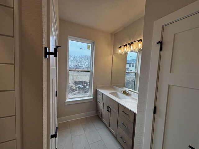 1333 Periwinkle PASS, Oconomowoc, WI 53066