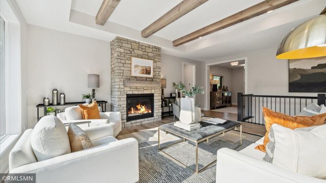 10484 56th Place N, Lake Elmo, MN 55042