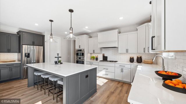 10484 56th Place N, Lake Elmo, MN 55042