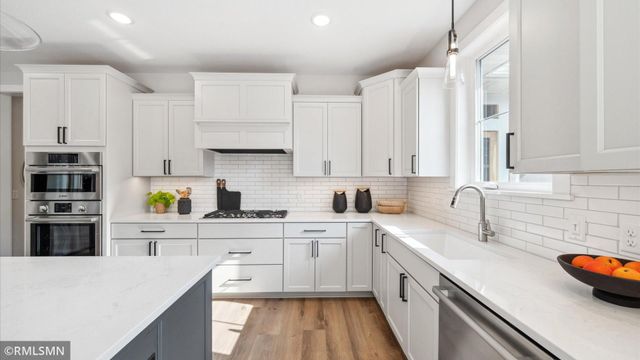 10484 56th Place N, Lake Elmo, MN 55042