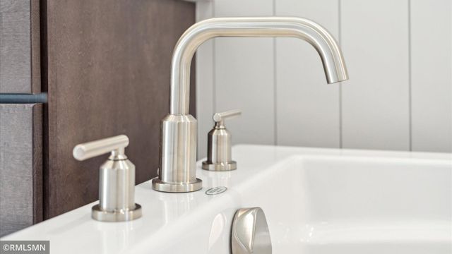 10484 56th Place N, Lake Elmo, MN 55042