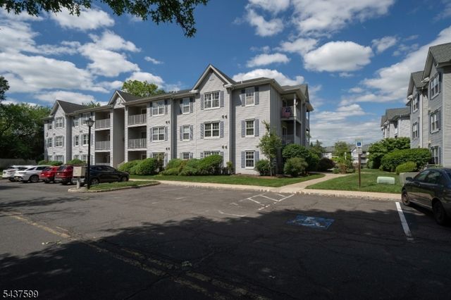 110 Stratford Pl, Bridgewater Twp., NJ 08805