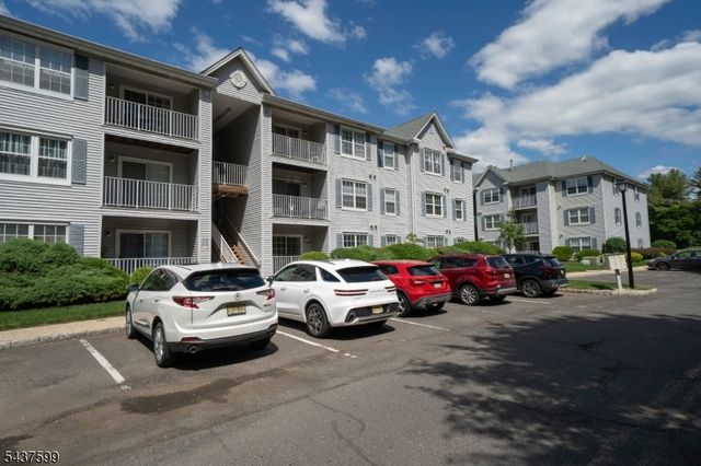110 Stratford Pl, Bridgewater Twp., NJ 08805