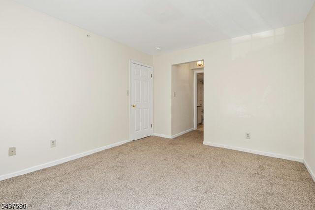 110 Stratford Pl, Bridgewater Twp., NJ 08805