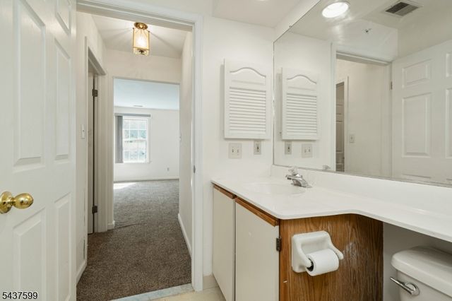 110 Stratford Pl, Bridgewater Twp., NJ 08805
