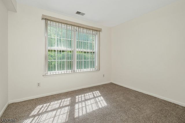 110 Stratford Pl, Bridgewater Twp., NJ 08805