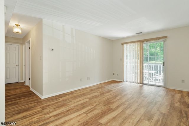 110 Stratford Pl, Bridgewater Twp., NJ 08805