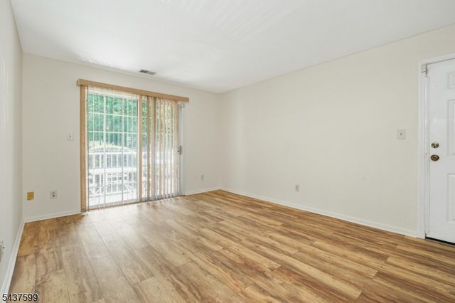 110 Stratford Pl, Bridgewater Twp., NJ 08805