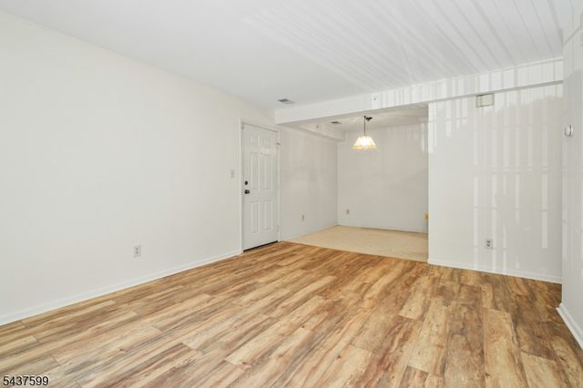 110 Stratford Pl, Bridgewater Twp., NJ 08805