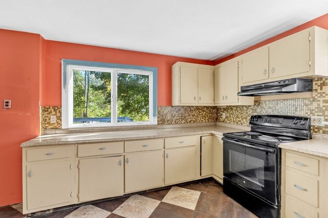 402 Beechwood St., Cohasset, MA 02025