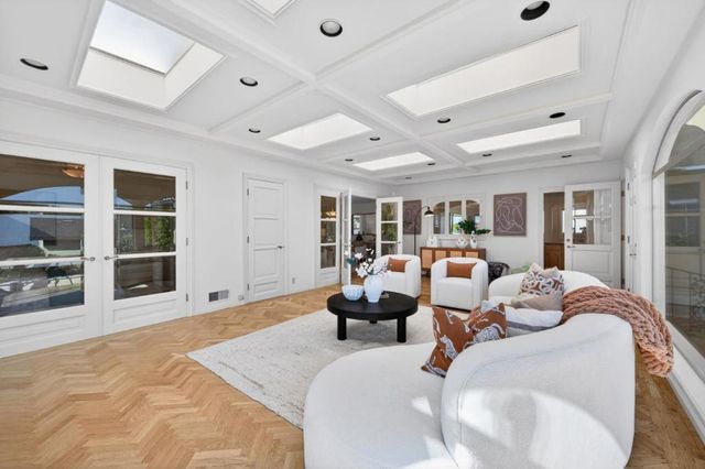 1822 Sebastian Drive, Burlingame, CA 94010