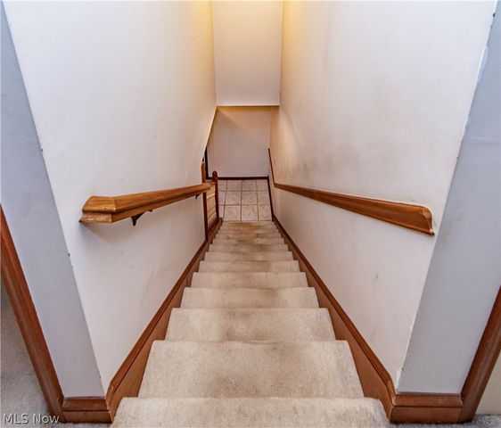 587 Red Rock Drive, Wadsworth, OH 44281