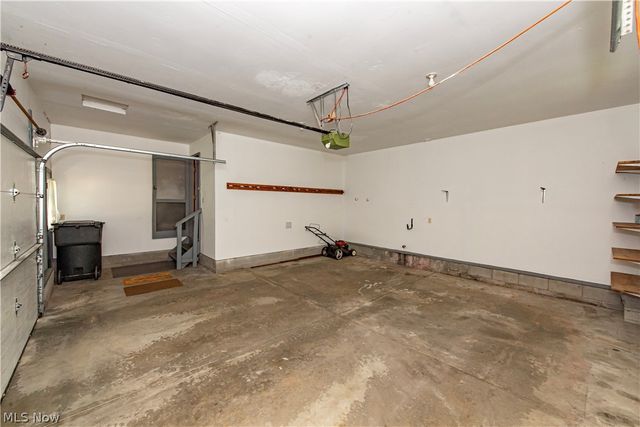 587 Red Rock Drive, Wadsworth, OH 44281
