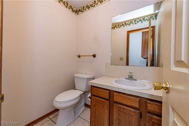 587 Red Rock Drive, Wadsworth, OH 44281